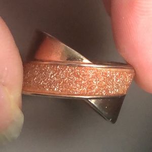 Vintage peach and gold tone ring